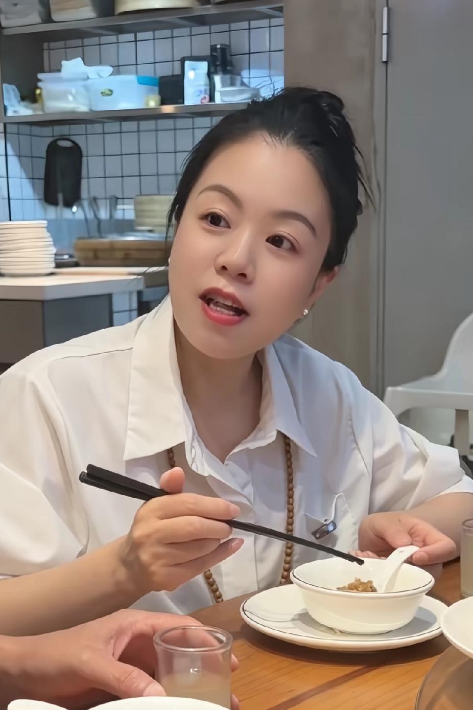 说了，过了国庆节以后，全力以赴要对着柴桑大姐和李老师！柴桑今天直播时说：这次