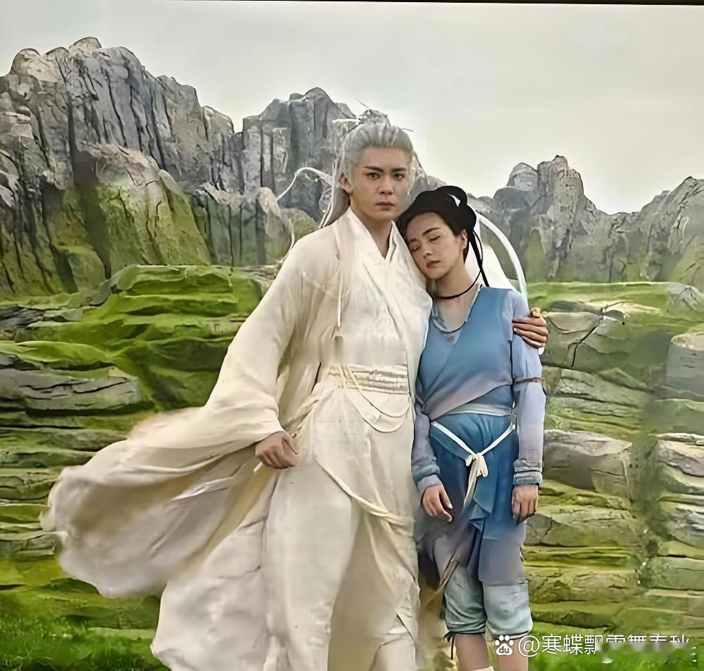 于正是怎么说服白鹿和曾舜晞穿这个的？看一次笑一次！