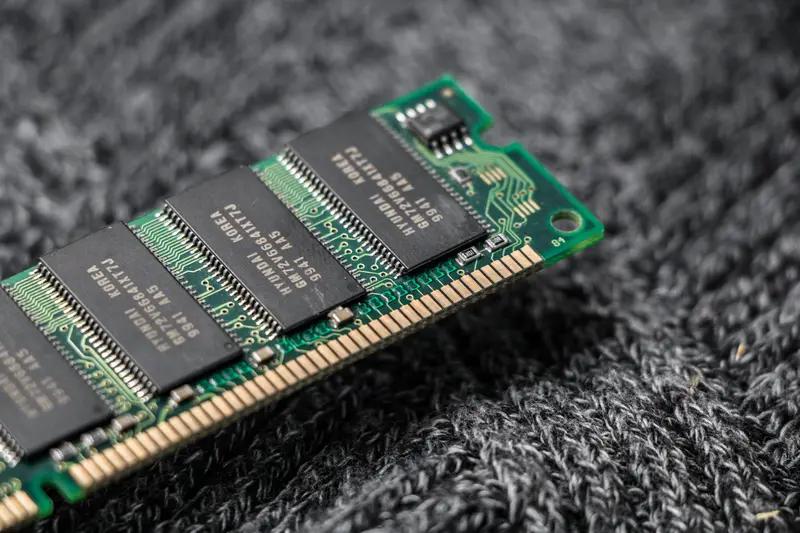 最近这内存条的价格涨势，简直让人惊掉下巴，真就涨得比金条还快！10月13日至18