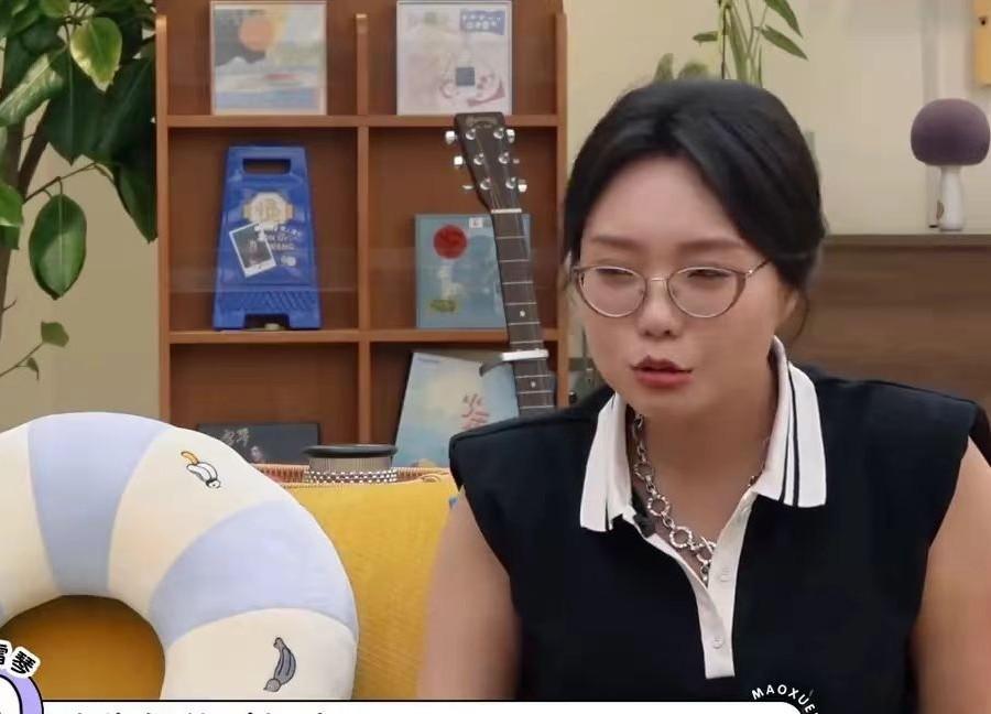 李雪琴：“我一生气就会砸东西，砸过最严重的就是手机，而且我不能在人前砸，我都是关