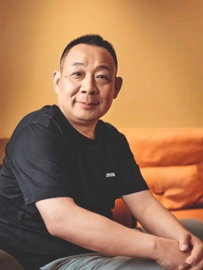 于东来：胖东来的工资已经失控，将降薪于东来管理思路出现重大转变！6月10日，在一