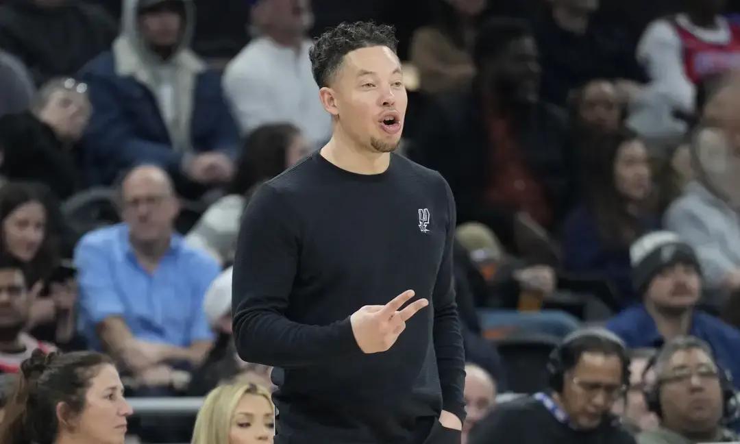 别再吹基德了。独行侠进总决赛，恰恰掩盖了他们最危险的毒瘾：把东契奇往死里用