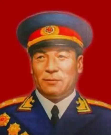 1955年，四野名将聂鹤亭原定只授中将，他心里十分不服，他是粟裕的老上司，凭什么