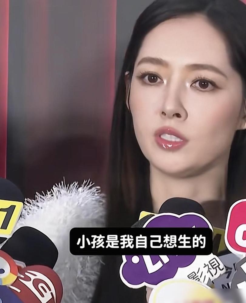 别再瞎脑补郭碧婷的豪门苦日子了。她哪是什么阳明山千金，就是新北三重豆浆店老板