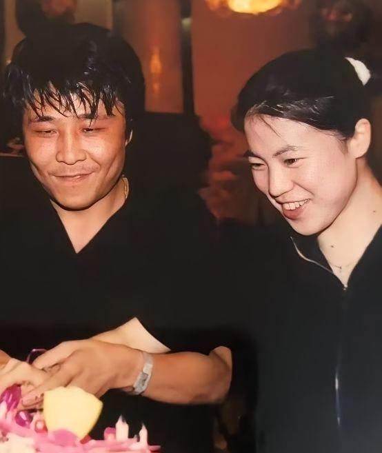 2001年，郭斌和王楠相恋，王楠的父母知道后，就对郭斌说:“你不仅年纪大，而且还