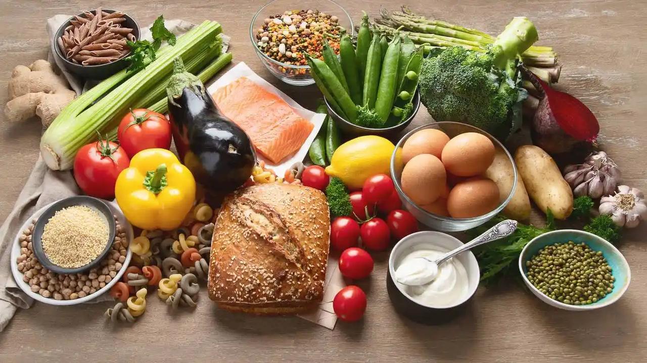 人到60岁还能吃这4种食物，活过百岁不是梦！看看你能吃哪几种 人一到六十，身