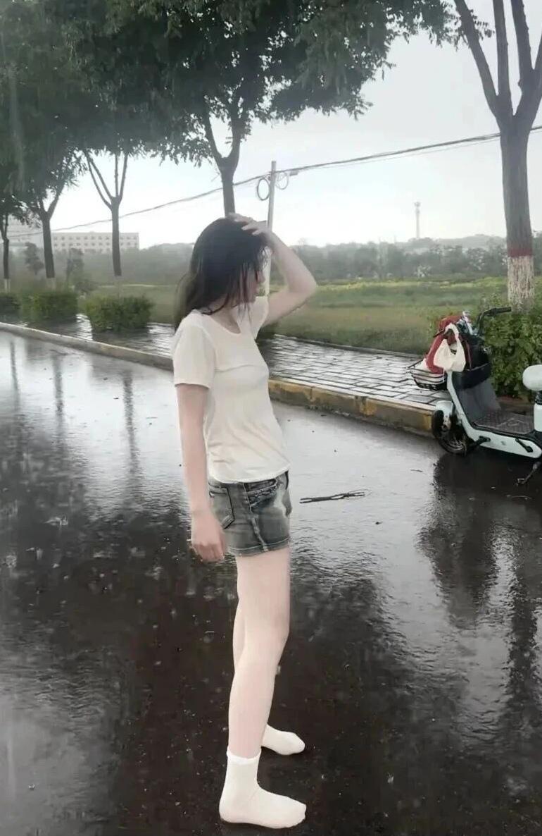 雨中的…！
