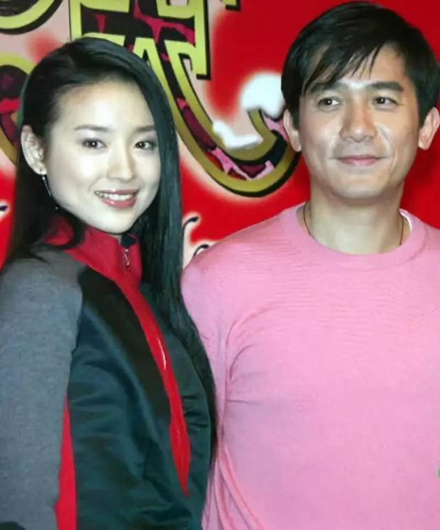 人生若只如初见，当年董洁可真女神。这些年来，她竟然毁在出轨一个丑男的事情上。看着
