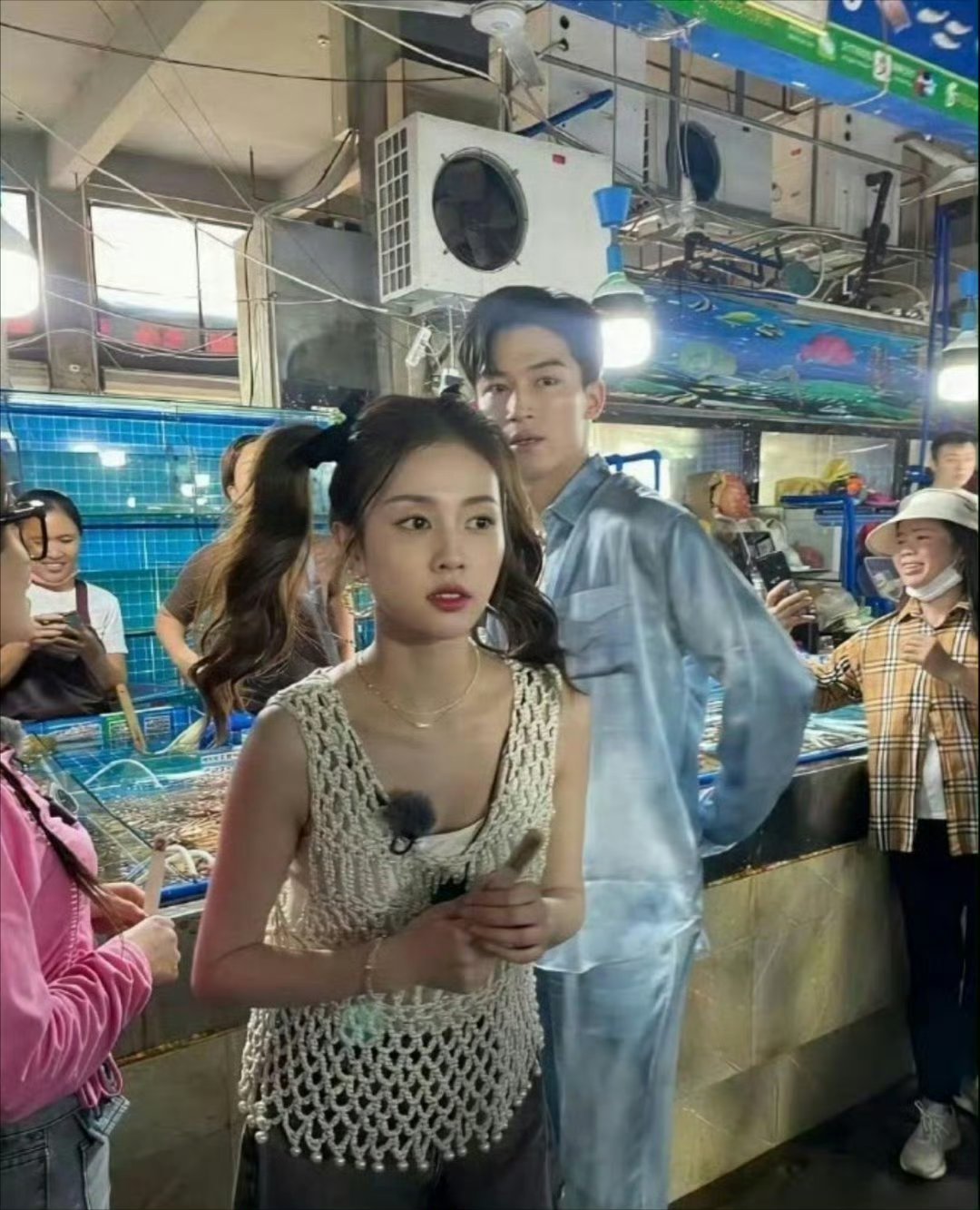怎么有那么多人说白鹿长相普通啊，生图长成这样还普通？