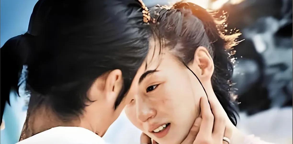 张柏芝如此貌美，还为谢霆锋生了两个儿子，最后也是落得离婚收场，而王菲样貌不如张柏