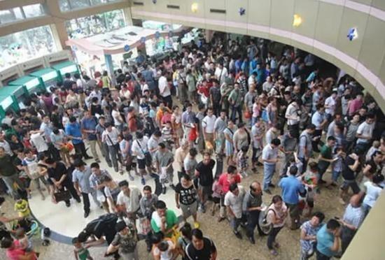 🌙中国人口结构正在发生不可逆的转变，死亡人口连续三年保持在千万以上，人口负增长