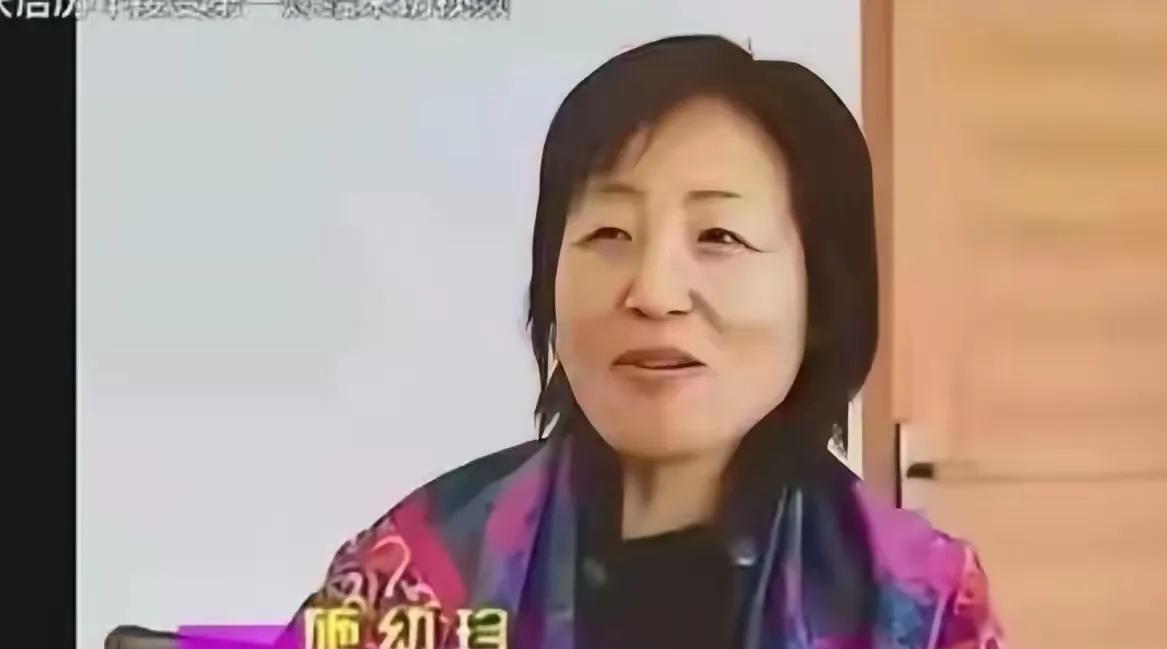 宗馥莉的母亲，真的是具有大格局的人！看到一个视频，视频里面宗馥莉那时候能有六、