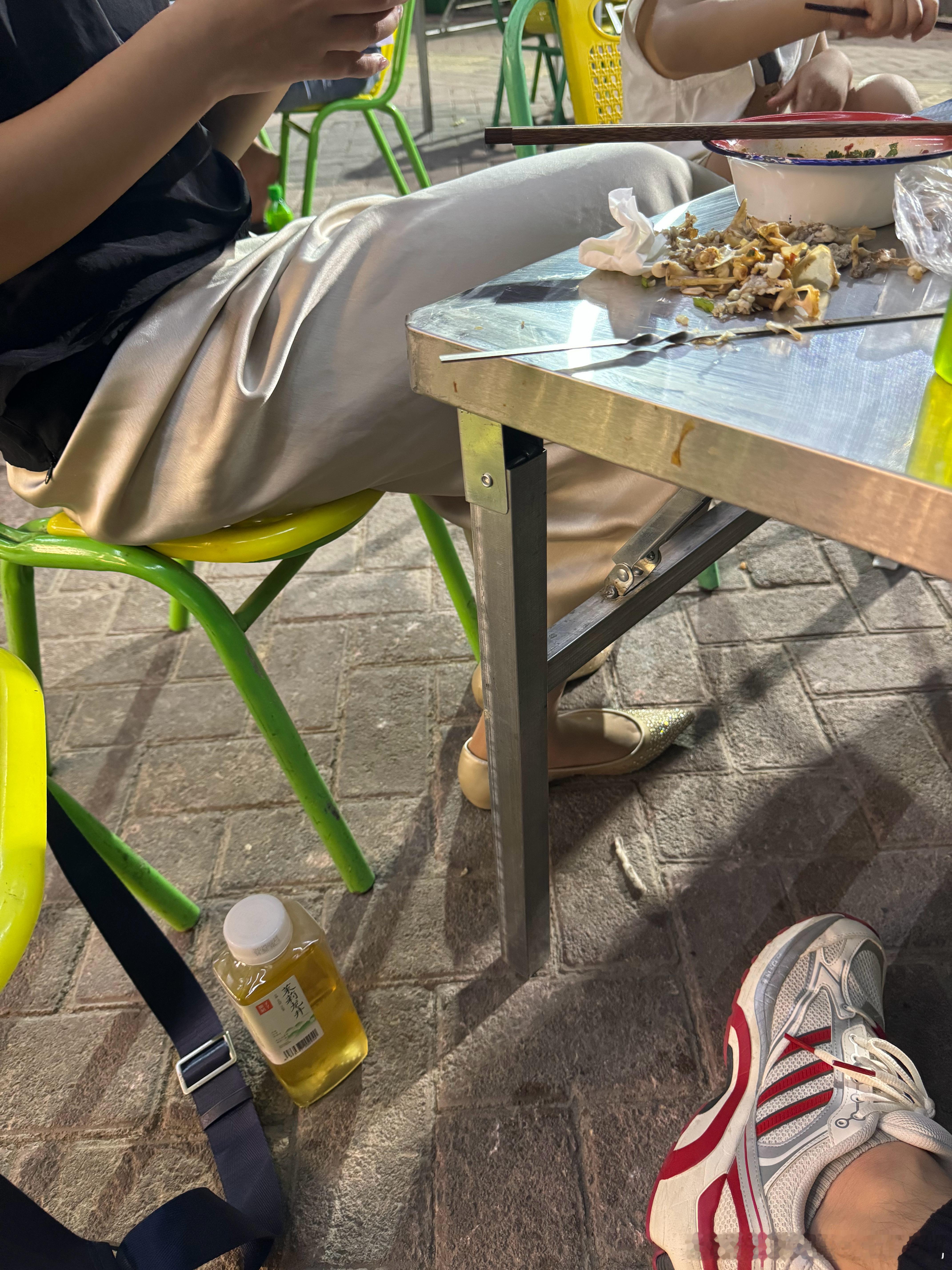 什么都不发但是我会上来看看微博[大笑]​​​