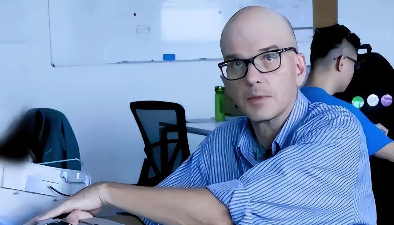 “美国不需要你，有本事你去中国啊！”2016年，一名美国专家被军方排挤，他一气之