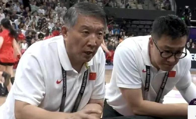 宫鲁鸣下课！大概率不太可能发生的事情，但是失利主教练负全责：1.王思雨得不到重