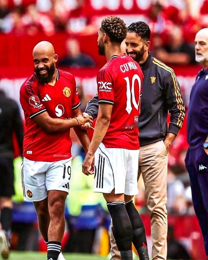 曼联旧将贝尔巴托夫表示，如今的红魔已经走上了一条正确的道路上。他认为曼联不需