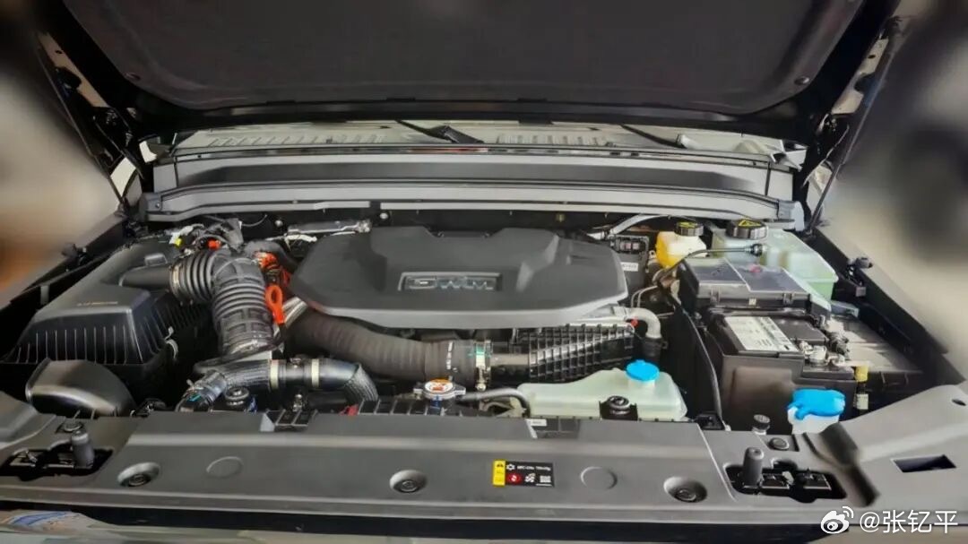 坦克300Hi4-T销售反馈：1，这家店最近每天客流平均在3-4批，看坦克300