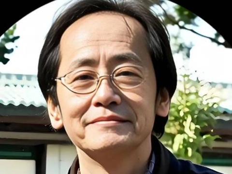 倪海厦说这段话很通透：“情绪稳定的本质是无惧无悔。无惧，就是无论可能发生什么