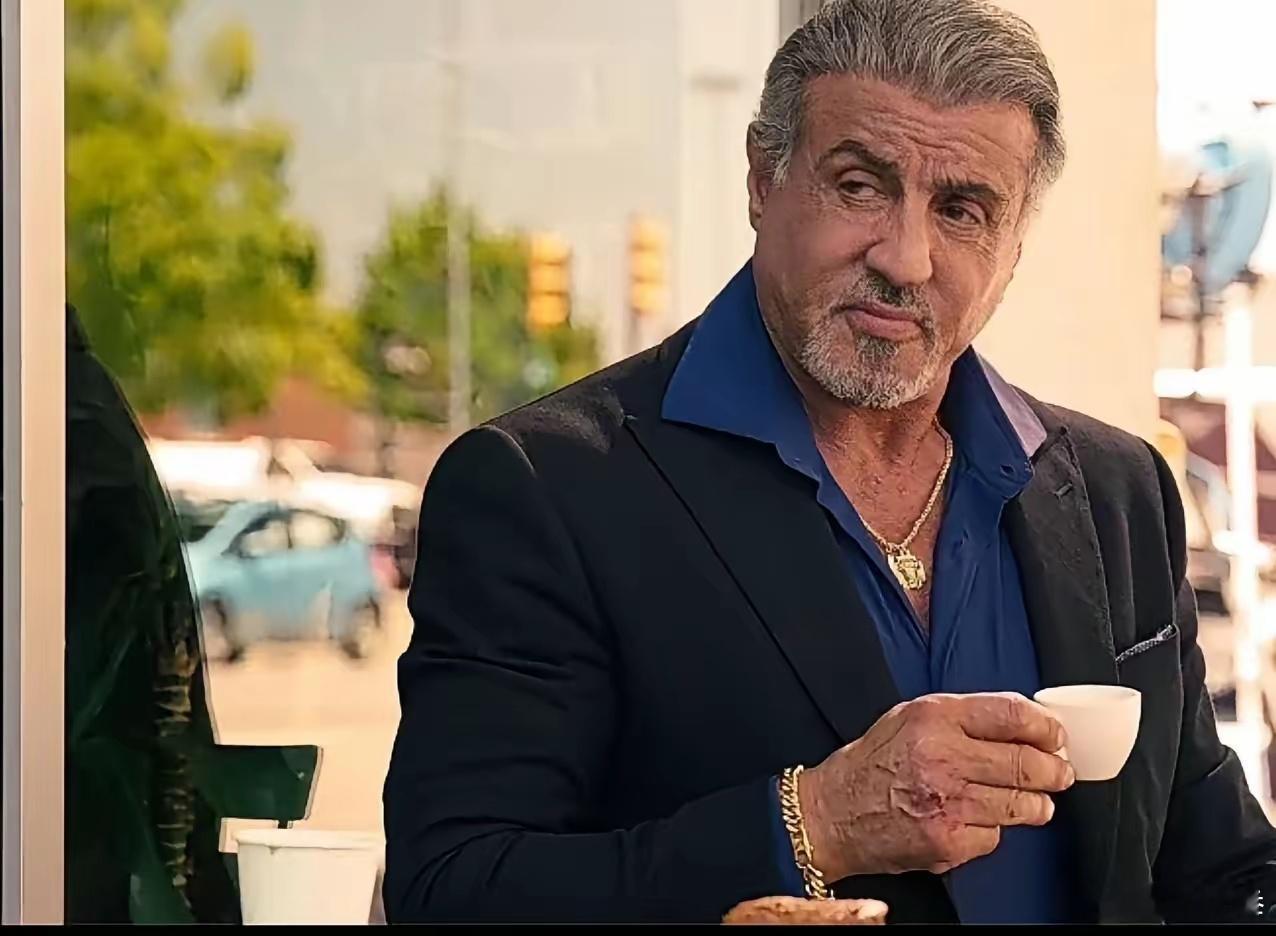 大量富豪开始离开纽约。著名好莱坞明星史泰龙公开宣布，他将离开纽约，永不返回。