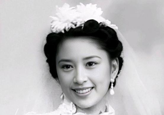 1966年，27岁的胡友松发现生理期没正常来，便问75岁的丈夫李宗仁怎么办。谁料