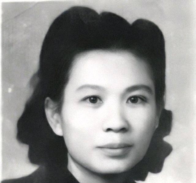 1975年，重庆一农民去报警，称自己在山里发现了一个戴着手铐的女尸，警方赶到后，