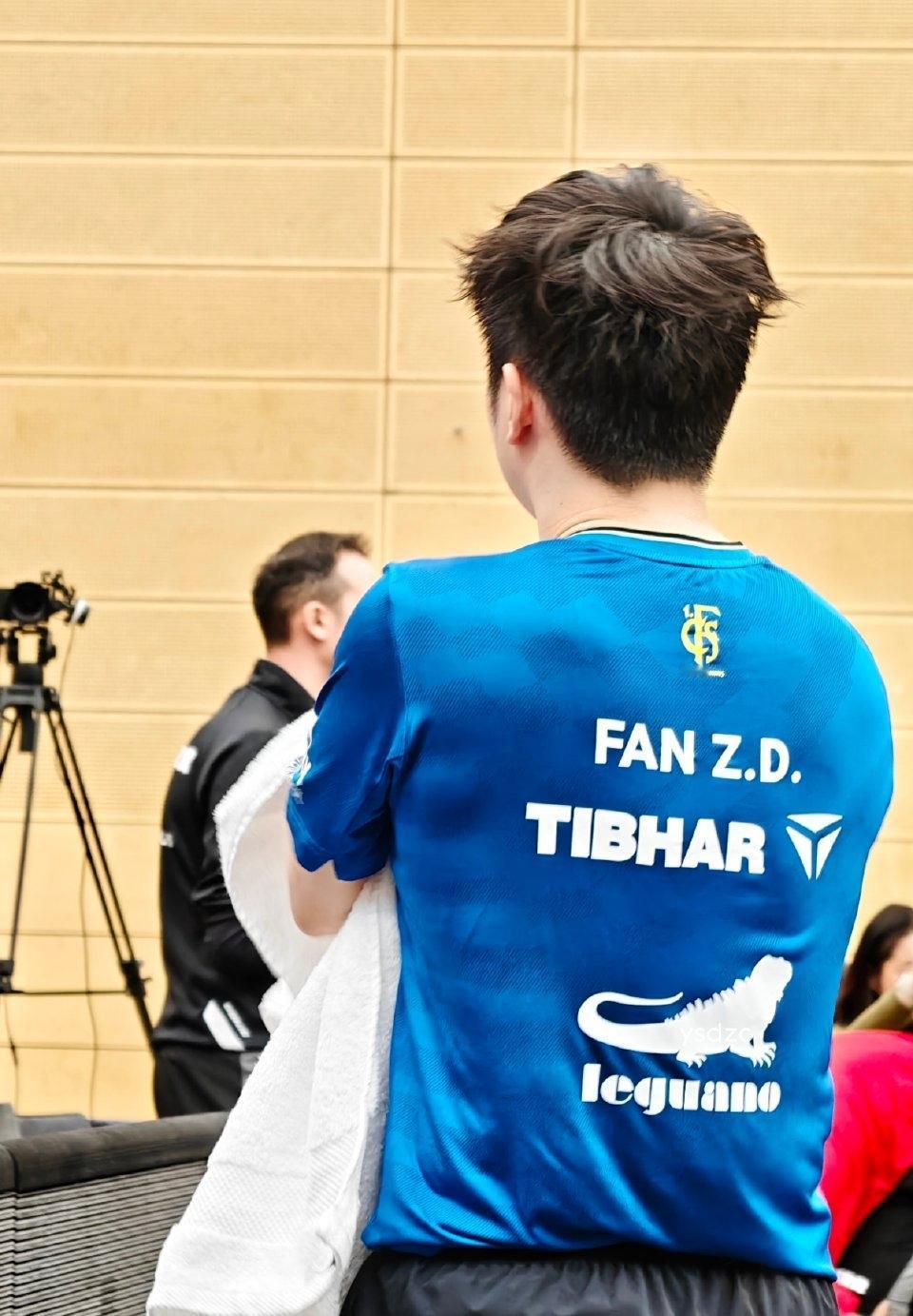 樊振东总能在质疑声中光芒万丈！脱离国乒系统训练一年之久，当大家都在质疑他夺冠