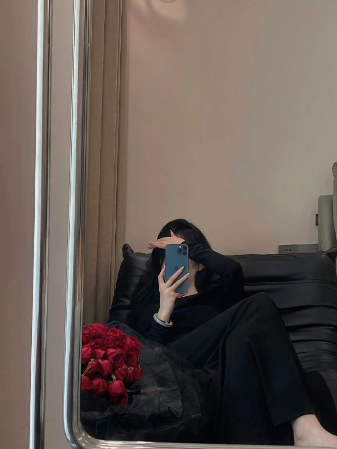 女人长寿秘诀：逛街心情好花钱抗衰老打牌练头脑购物体力好跳舞心不老常看帅