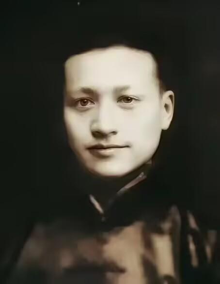 1940年，军统特工张金宝在暗杀了汪伪要员毛羽丰后被捕，落入汪伪76号特务队长吴