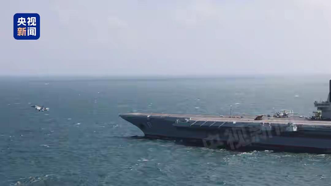 昨天台湾同胞大饱眼福！满载着歼-35、歼-15T、歼-15D、空警-600舰、