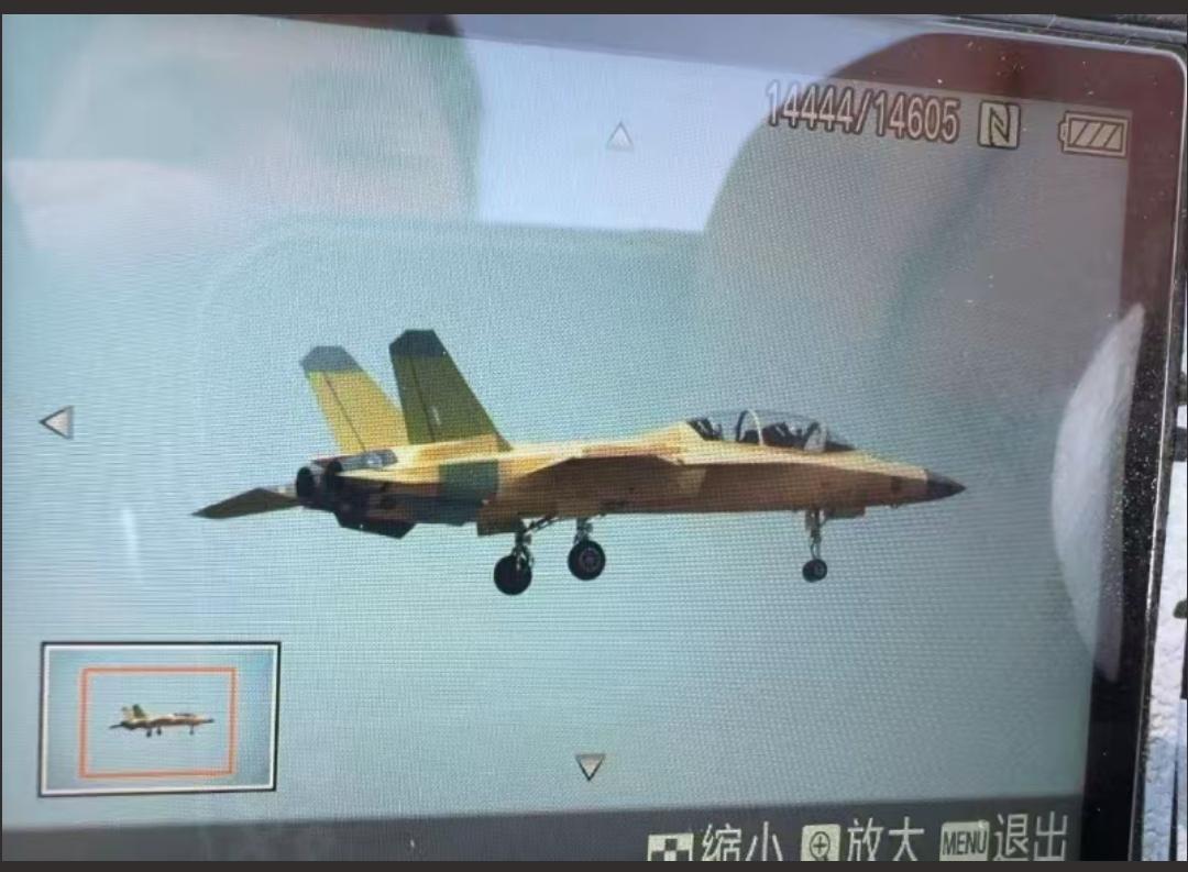 我觉得咱们中国的科技太牛了，这不是超级小黄蜂吗？这是准备再来一个隐身教练机的市