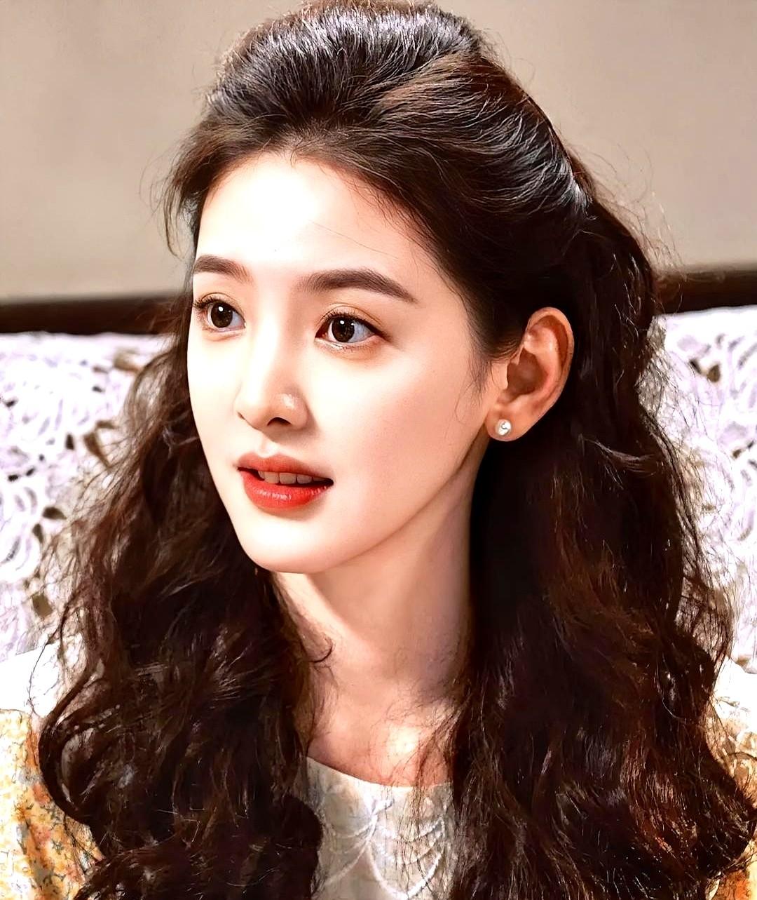 一部剧的女主，能让男主都沦为背景板。本来是冲着陈星旭和章若楠的甜宠剧《你也有