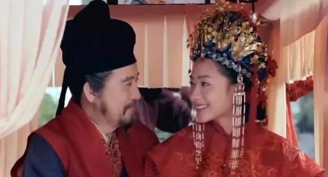 公元1070年，80岁的张先娶了18岁的少女为妾，洞房花烛夜张先问：“我都可以当