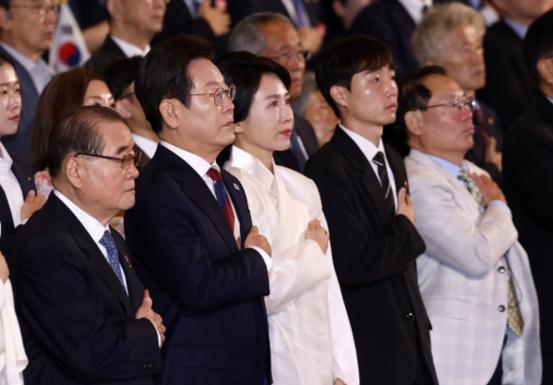 70多年了，韩国终于松口，李在明喊话金正恩，咱俩各过各的 8月15日，是韩国