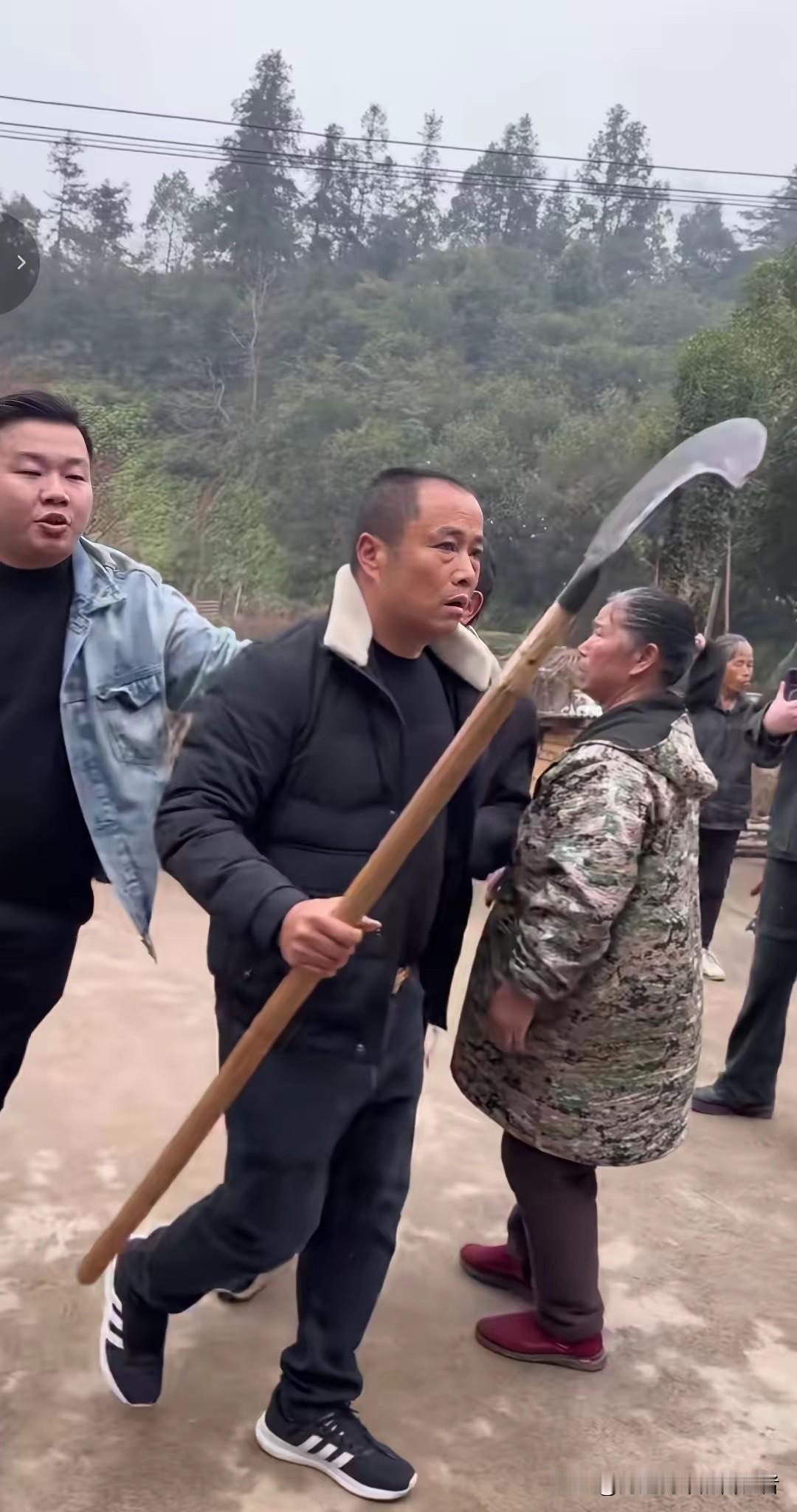 最近株洲搞了个杀猪宴，第二季了好像，网红们去的，说是要搞活动，谁知道闹出事了，就