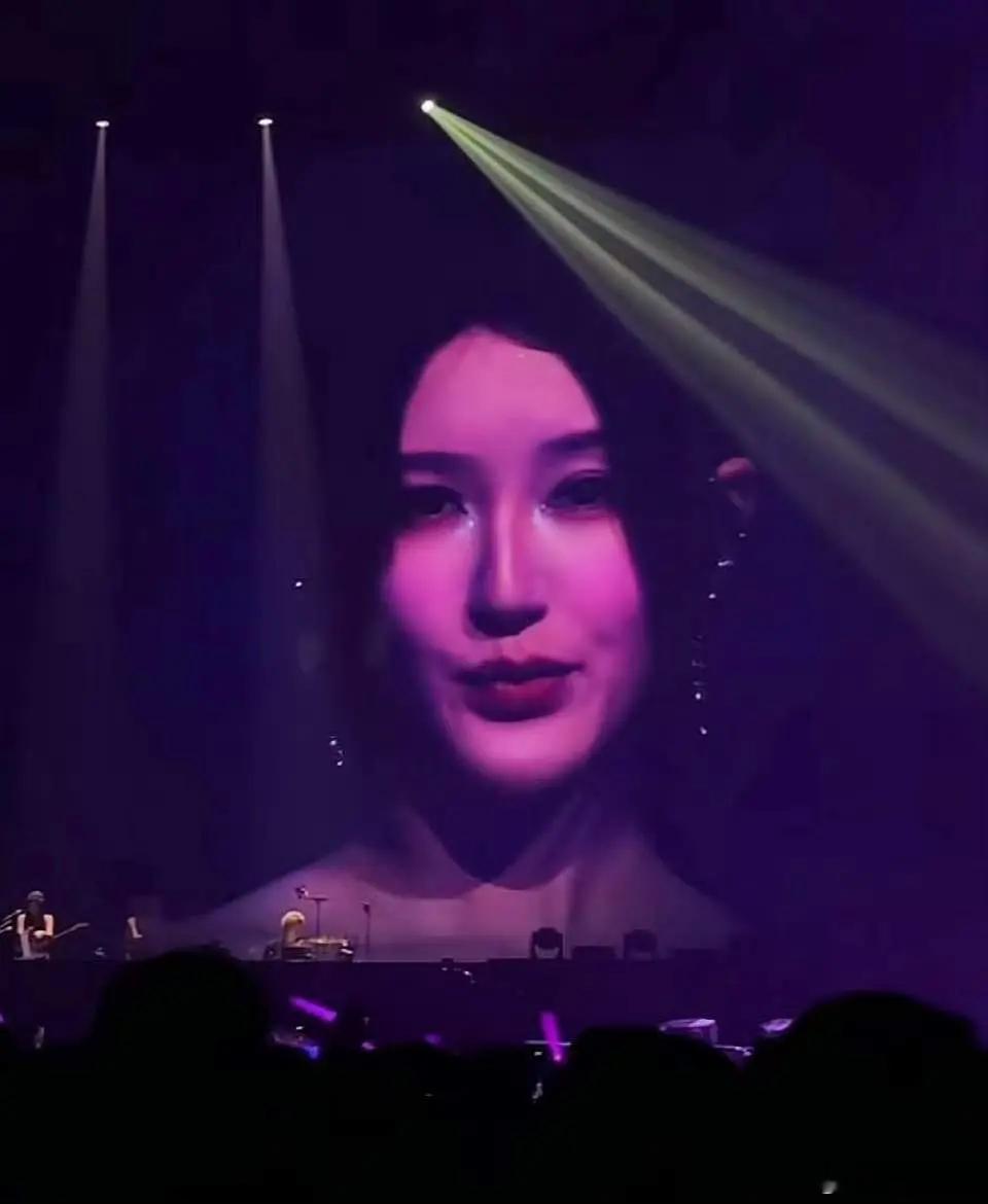 赵露思的香奈儿，居然是自己买来的这下亏大了