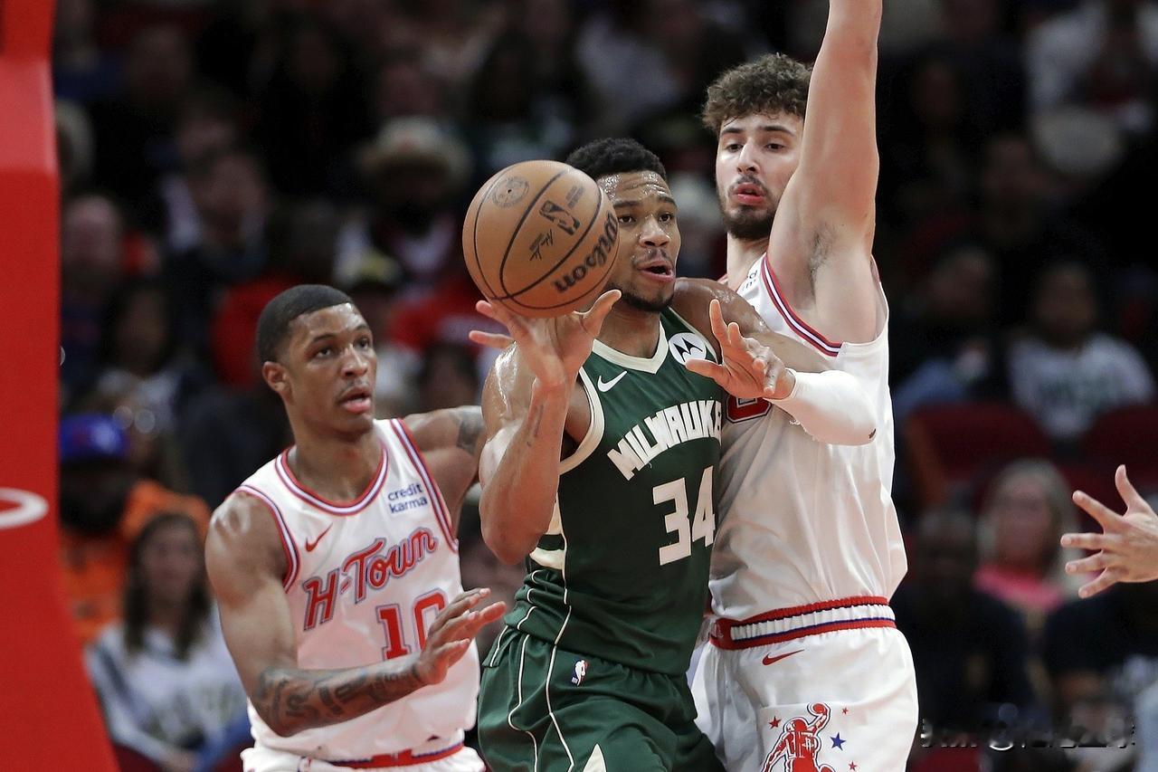 恭喜！字母哥要来了前NBA球员丹尼-格林在一档节目中谈到了火箭休赛期的操作，