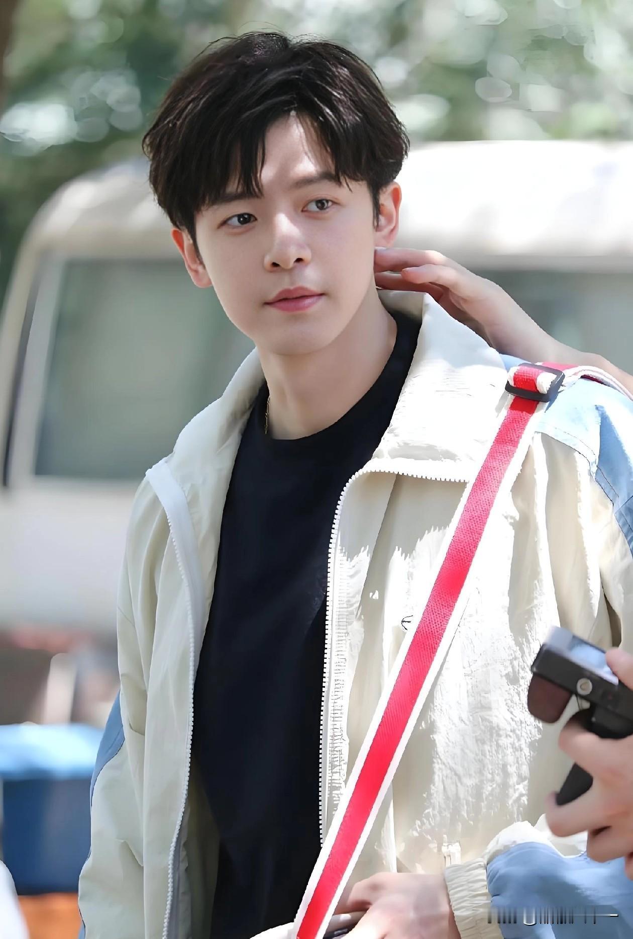 电视剧《四喜》口碑下滑，肉眼可见的白瞎了那些好演员了，开局看着还有爆款潜