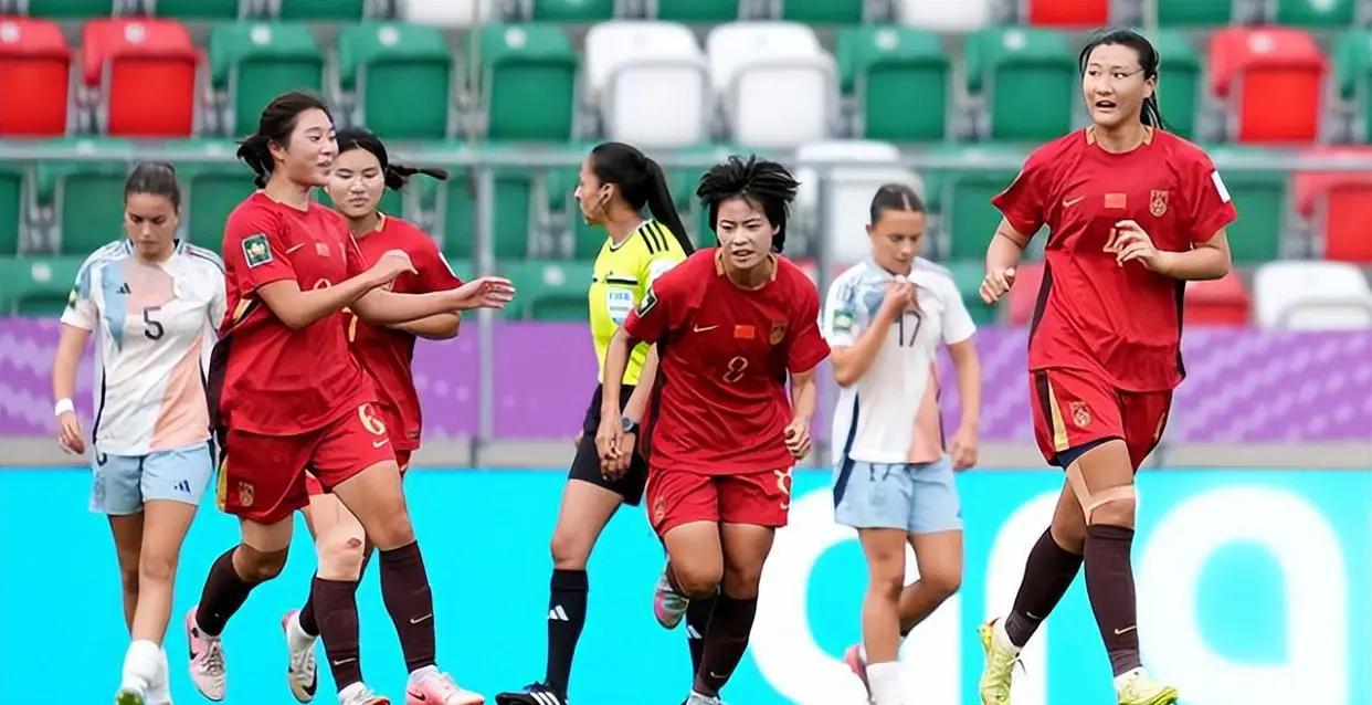 中国U20女足决战意大利！[墨镜]20年，中国U20女足终于又站回世界杯淘汰赛