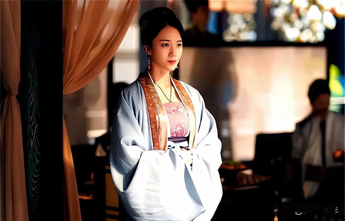 南宋年间，广平郡王孔彦舟爱上了自己的女儿，为了娶女儿为妻，就把小妾扔到军营中，让