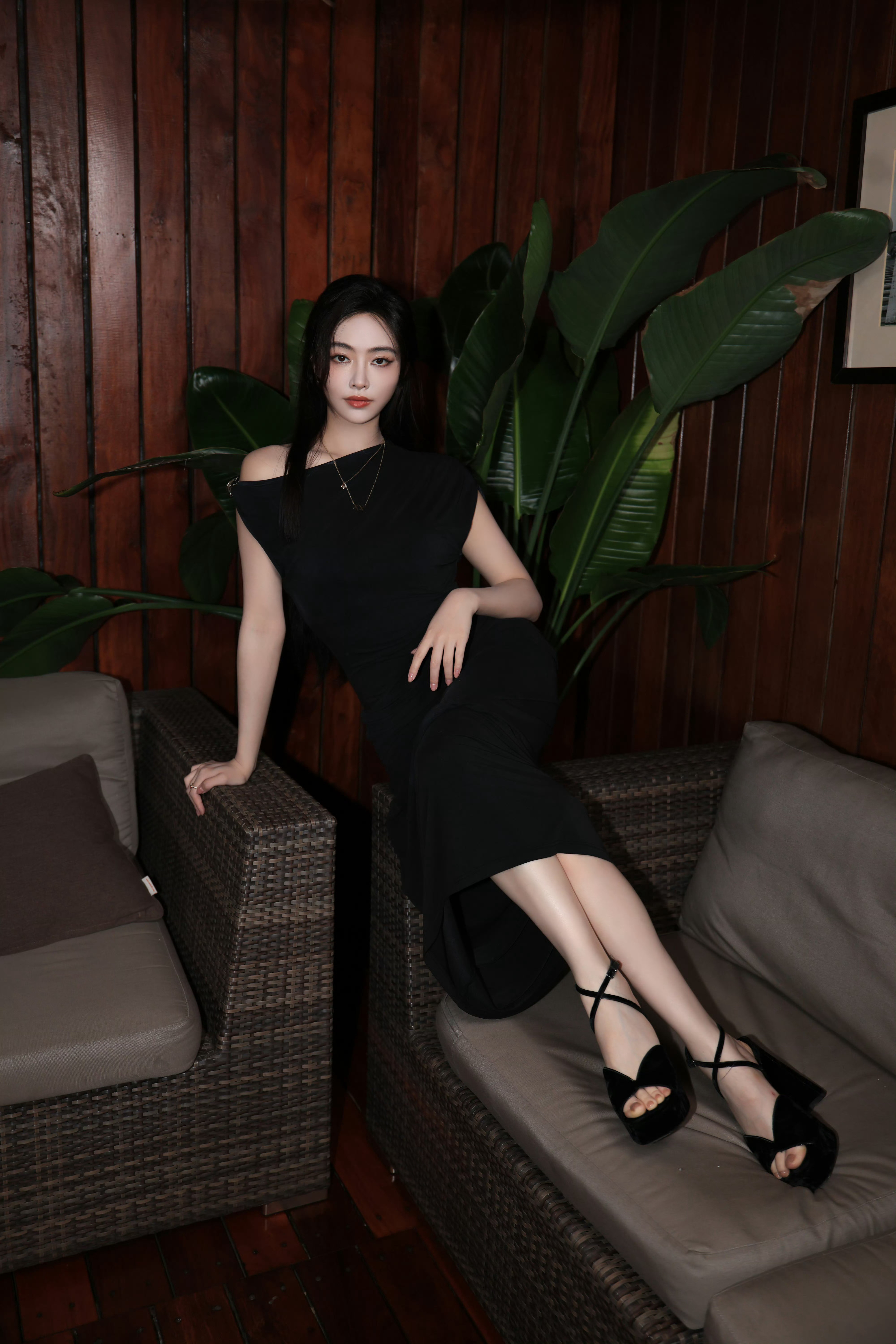 许佳琪2025上海时装周出图，又美又高级的kiki👠​​​