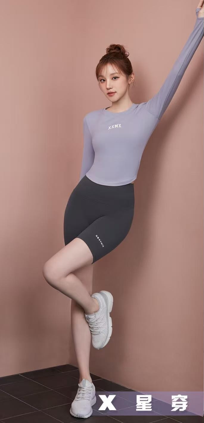 宋雨琦，一组运动感穿搭大长腿，青春无敌气息呀。宋雨琦