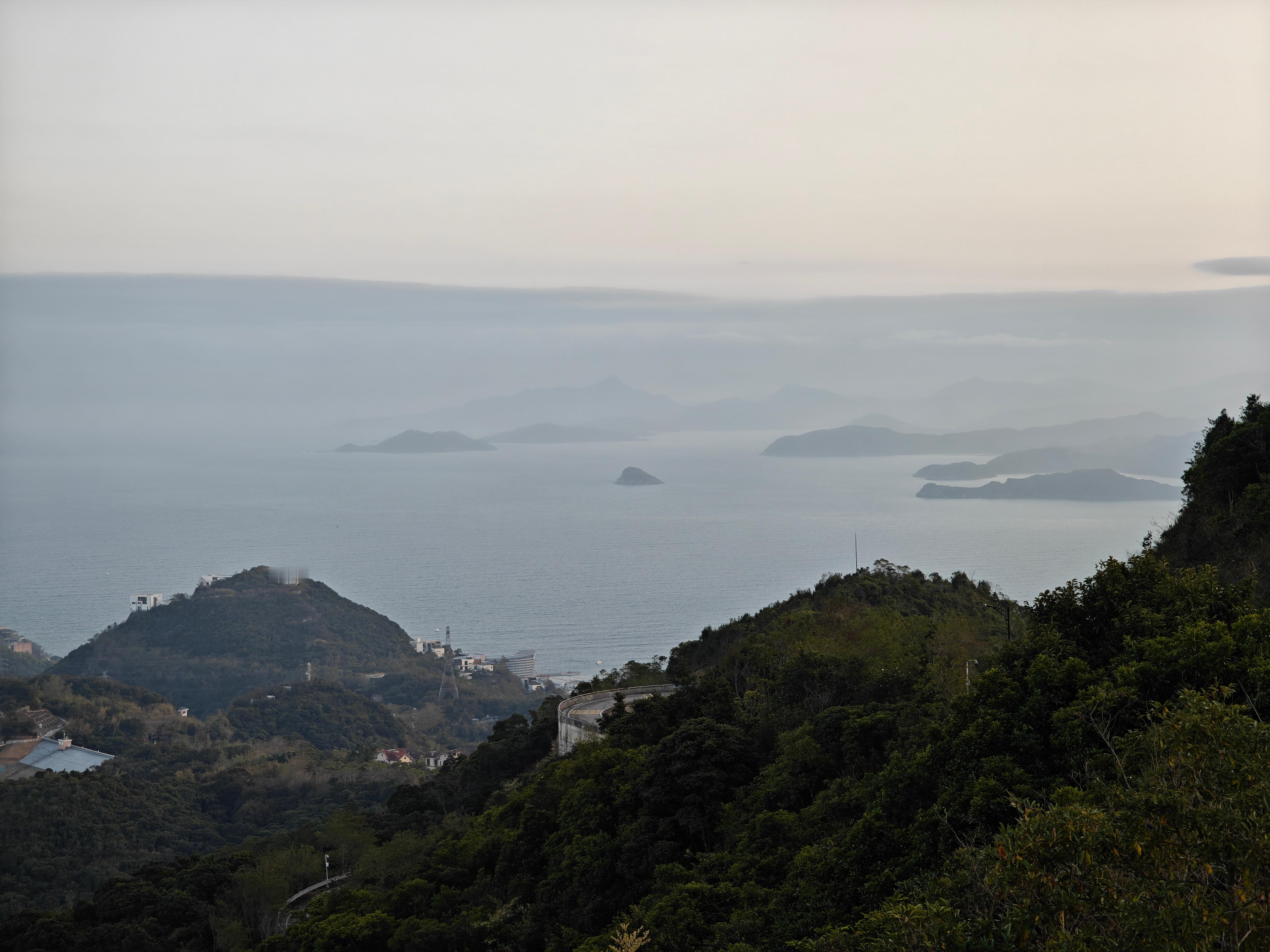 今天开帝豪跑跑山⛰️感觉上坡比我之前翼豹有力好多而且跑山油耗怎么可以这么低？下山