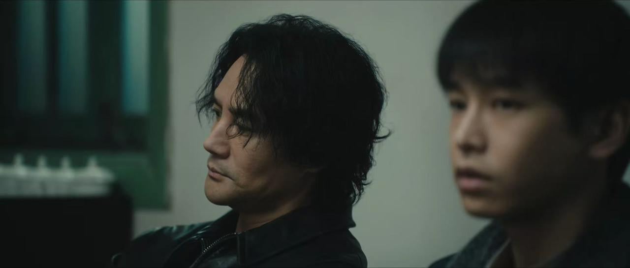 《交锋》里面马憩对春晓这个徒弟是真的好啊！在领导宣布升职名单的时候，第一个他