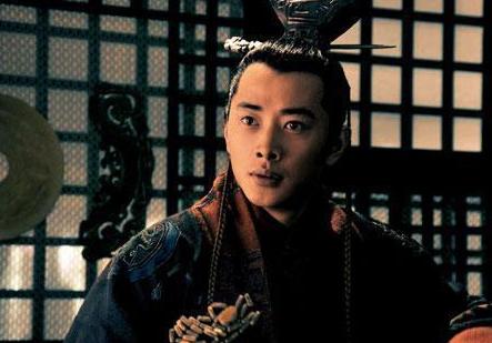 汉献帝刘协求权臣李傕：“给我五斛米和一点牛骨吧！”李傕勃然大怒：“催催催，早晚给