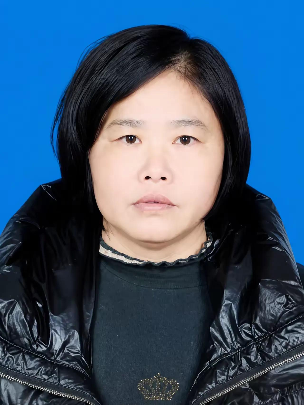 莫欺少年穷[捂脸哭]，好几年前，我在酒店大堂看见一个来应聘的男孩。集团人事相当于放