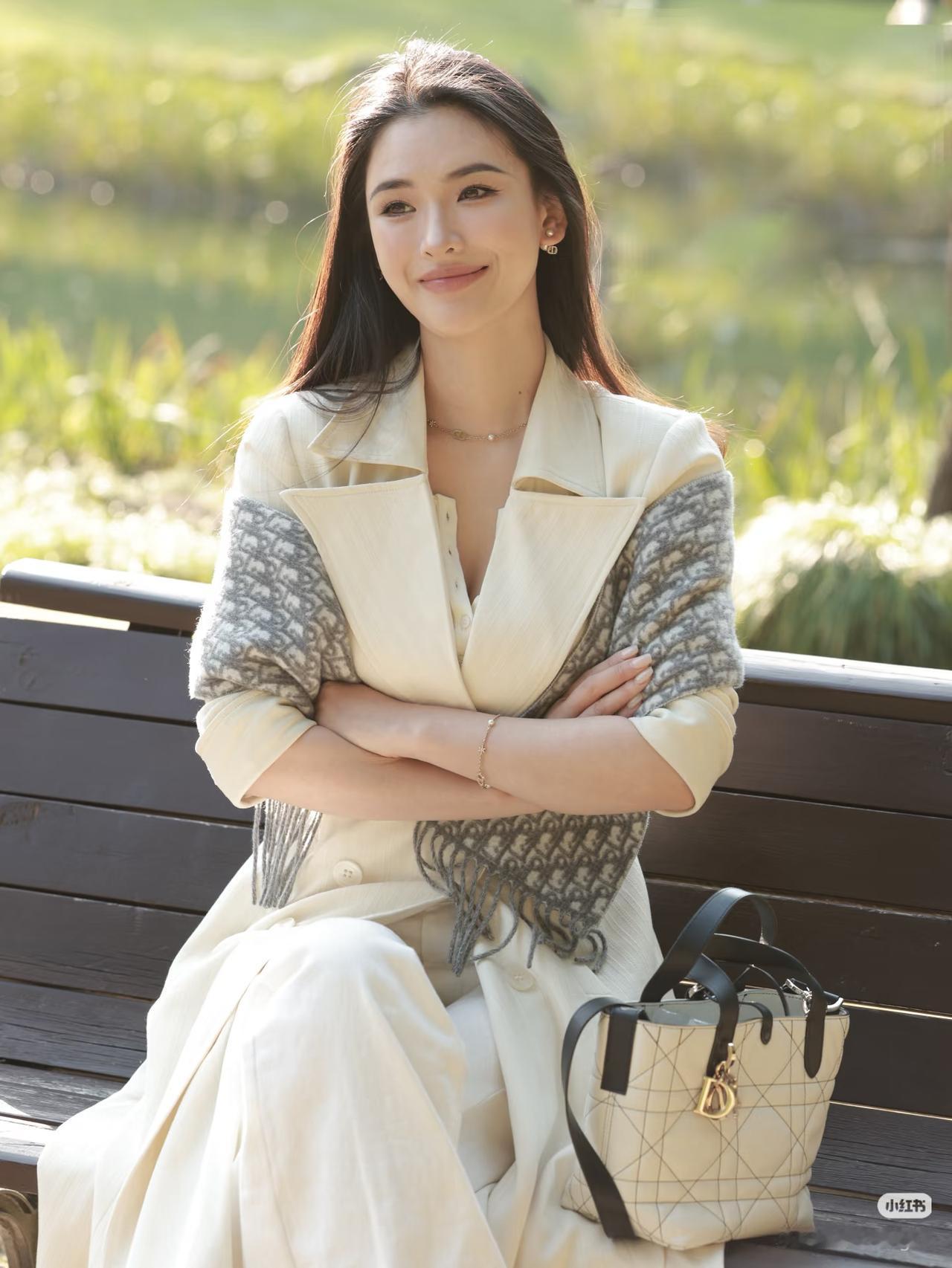 人生苦短，家家有本难念的经。不必羡慕他人的生活，你的人生同样精彩。