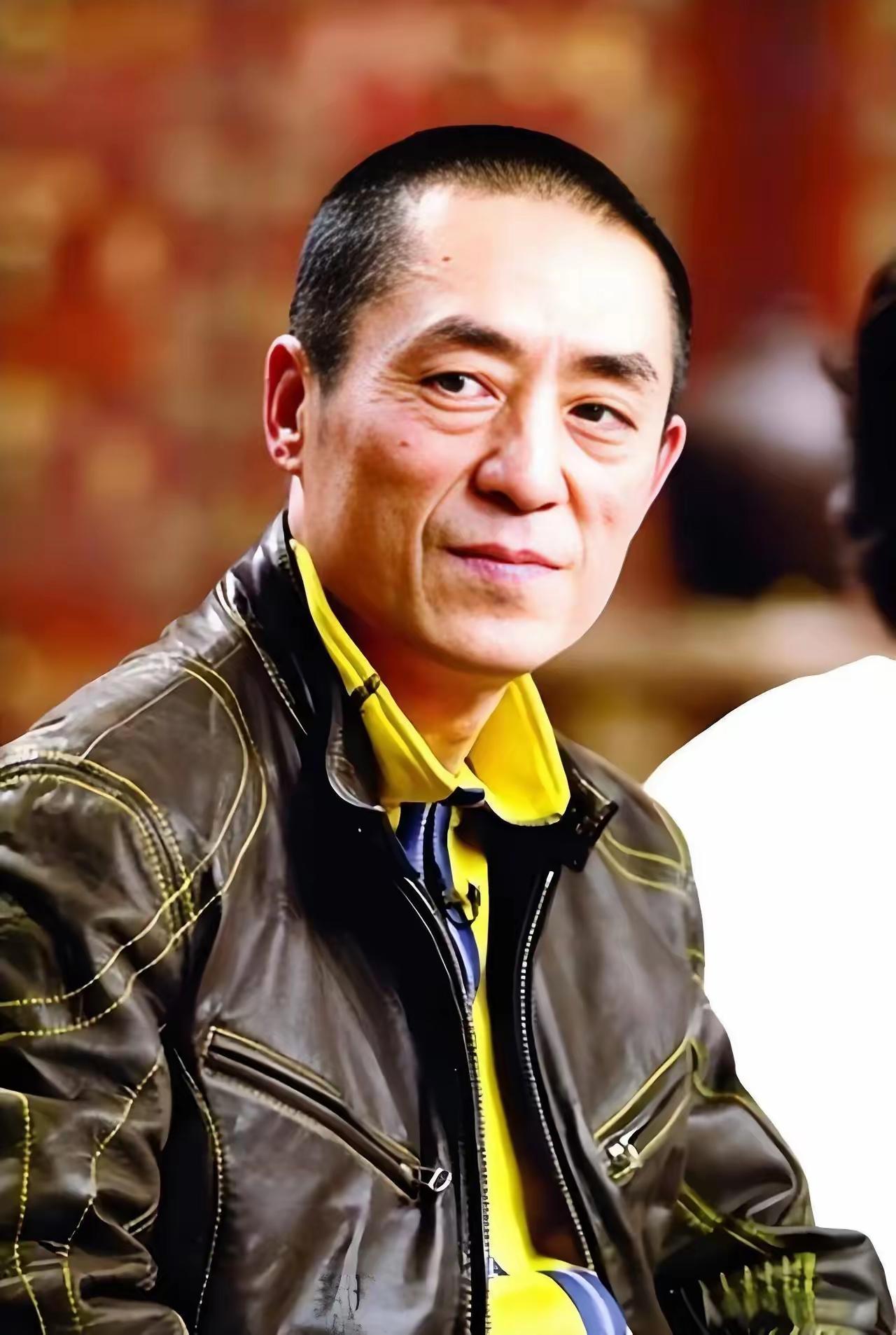 2025年，张嘉益对张艺谋说，《主角》的主题曲想找王菲唱。张艺谋摆摆手，王菲我可