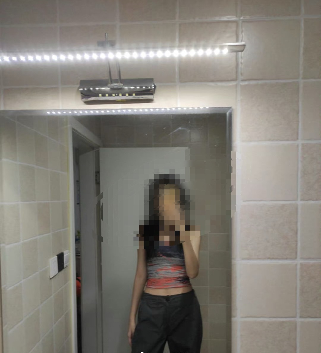 “爸妈说穿抹胸就是做鸡”​🌚​​​