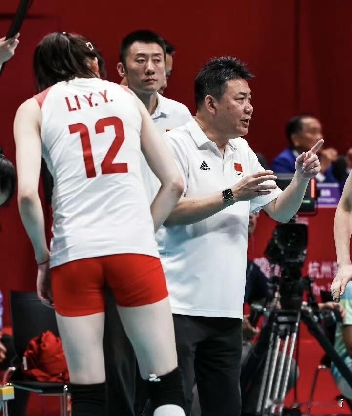 终于等到你[哭哭][哭哭]她来了！她来了！意大利米兰俱乐部要官宣妹妹李盈莹的加盟