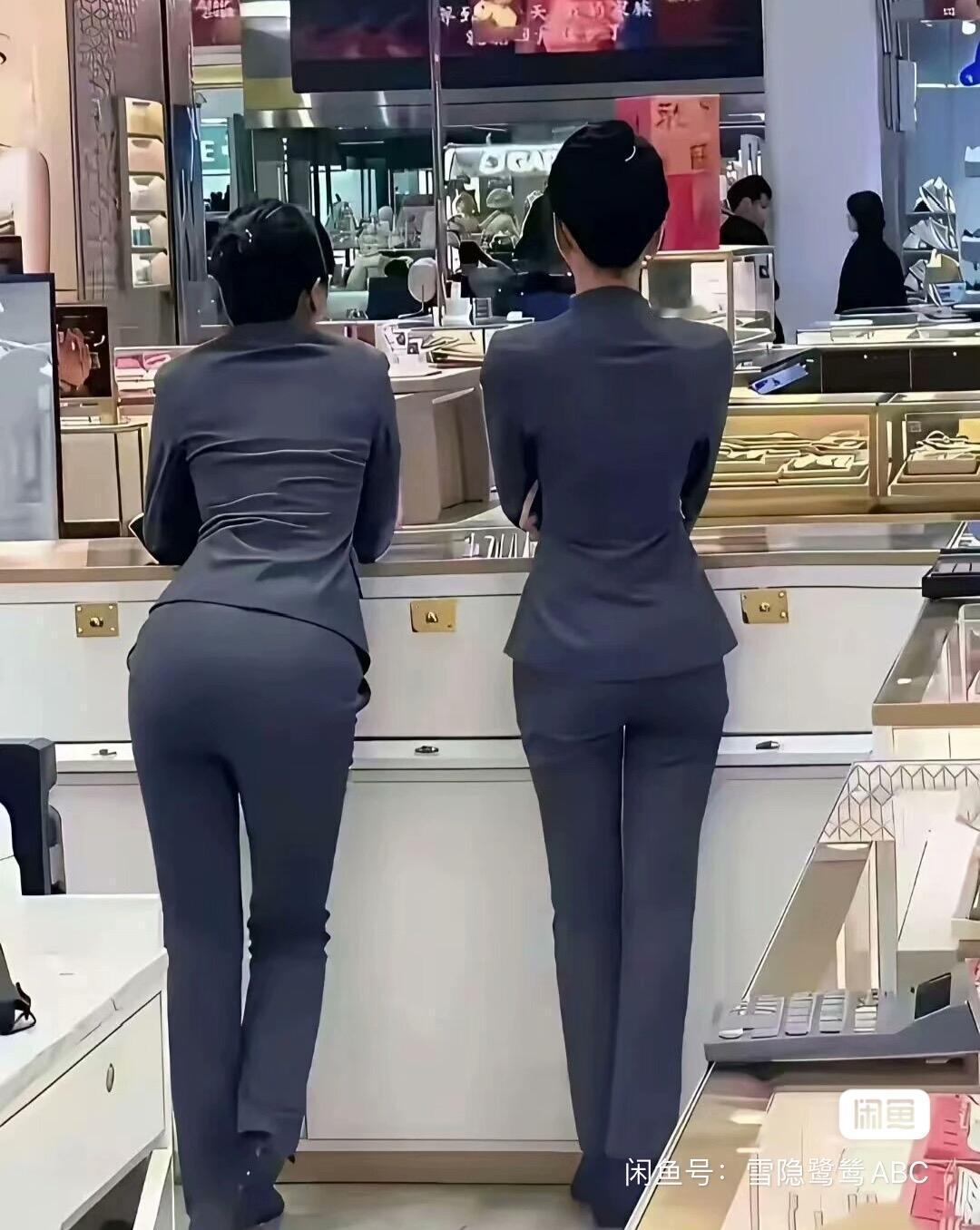 上面两个女人一个结婚了一个没结婚，你能分辨出来吗？[